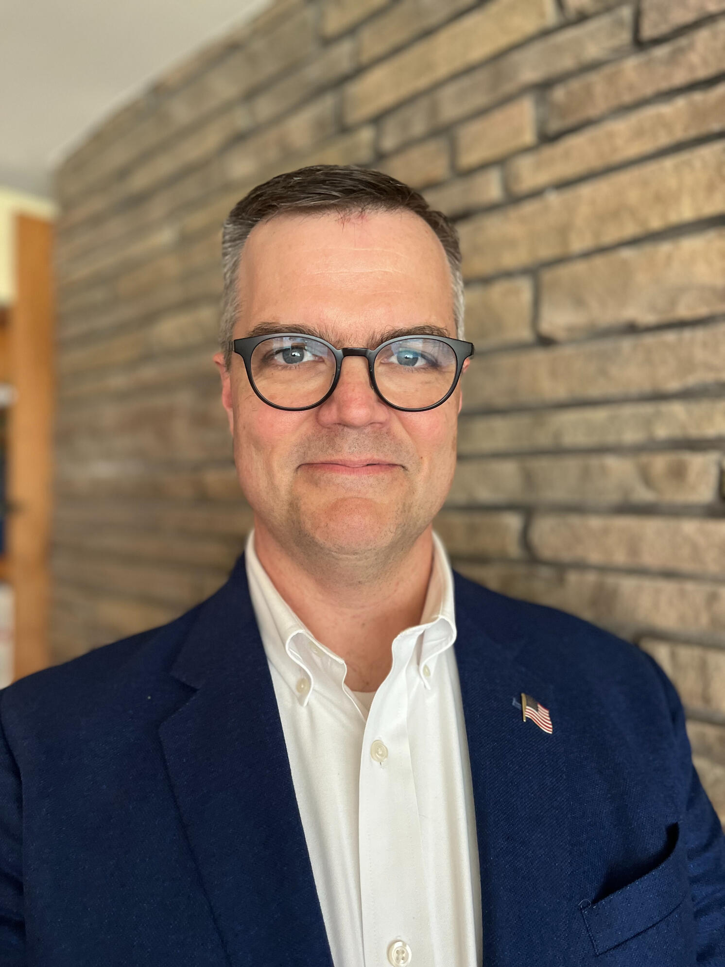 A photograph of Brian Hanley, founder of Hanley mediation and creator of Lead, Listen, Resolve.